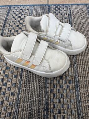 adidas White Kids Sneakers with Iridescent Side Stripes - Velcro size 10K